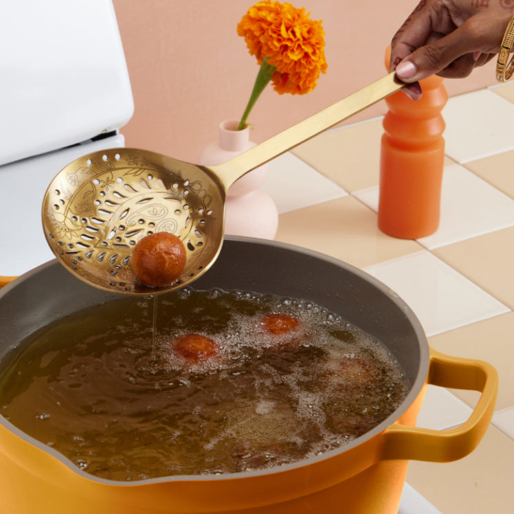 Skimmer Spoon and Turmeric Perfect Pot
