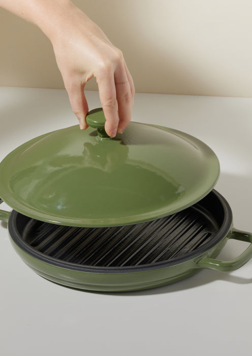 green cast iron hot grill with lid